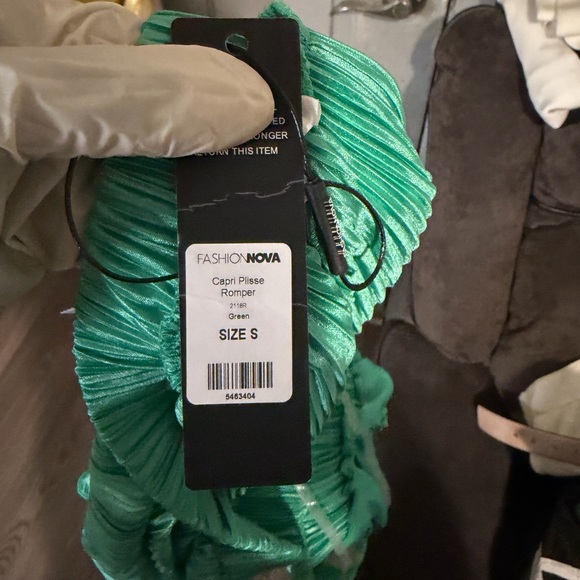 Fashion Nova Green Pleated Dress - Picture 8 of 9